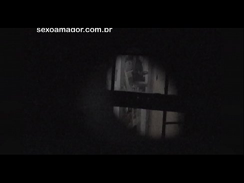 ❤️ Плавушу тајно снима воајер из комшилука скривен иза шупљих цигли ❤❌ Порно видео код нас